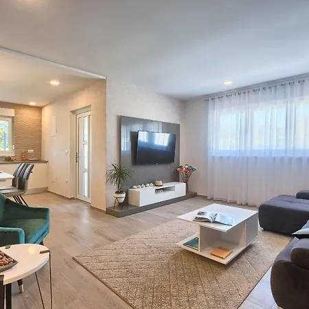 Vallelunga By Istra Vacation Vila *