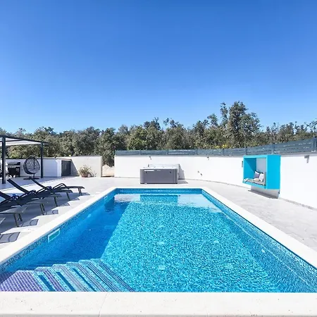 Vallelunga By Istra Vacation Villa Pula