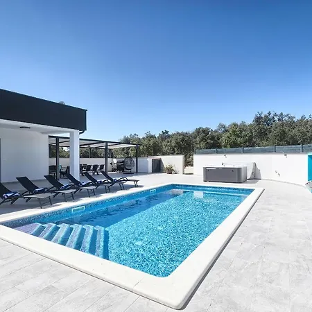 Villa Vallelunga By Istra Vacation Pula