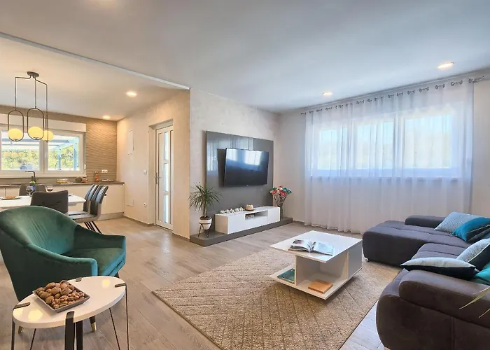 Vallelunga By Istra Vacation Villa *