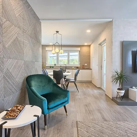 Vallelunga Villa Pula