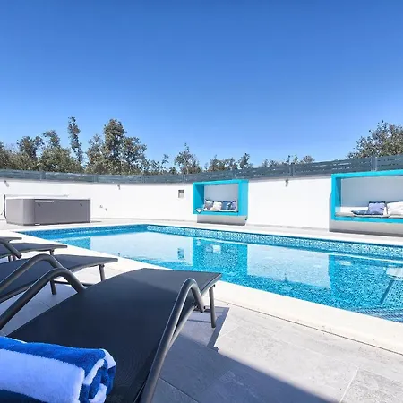 Villa Vallelunga Pula